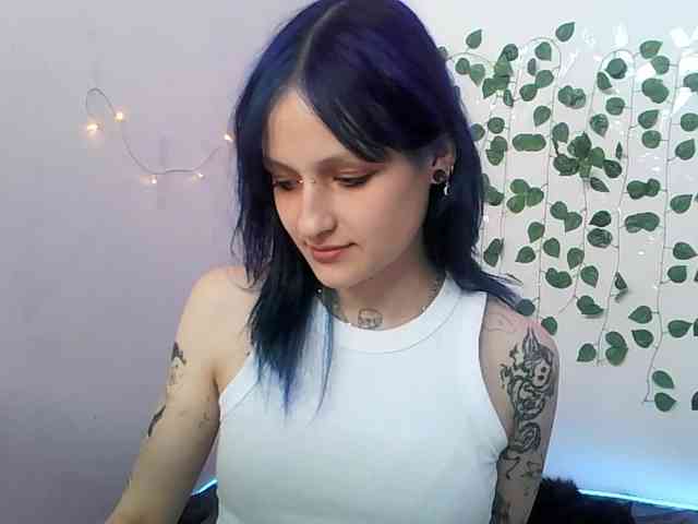 EsterErdmond webcam