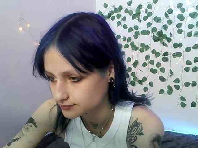 EsterErdmond webcam