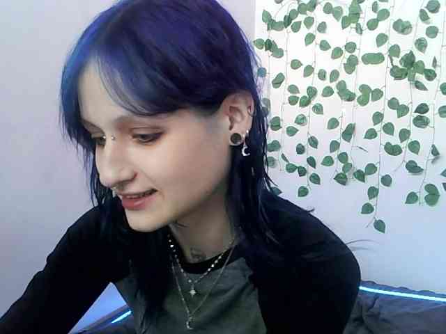 EsterErdmond webcam