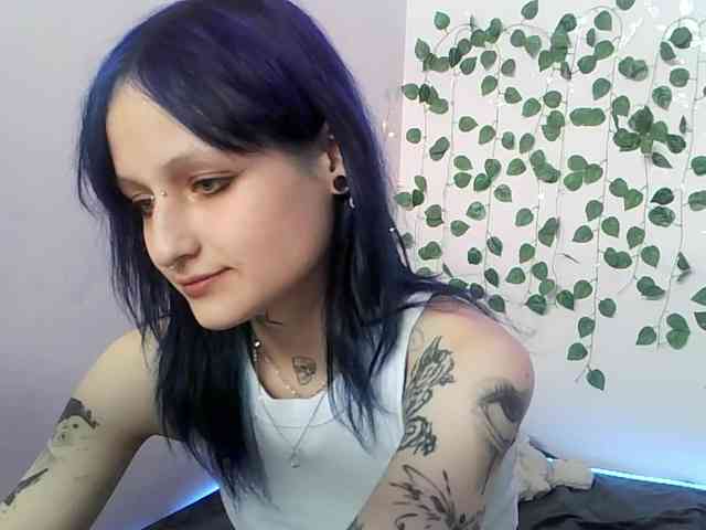EsterErdmond webcam
