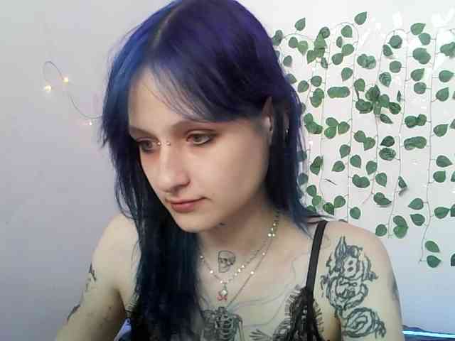 EsterErdmond webcam