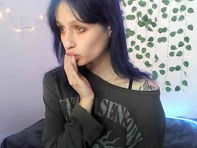 EsterErdmond webcam