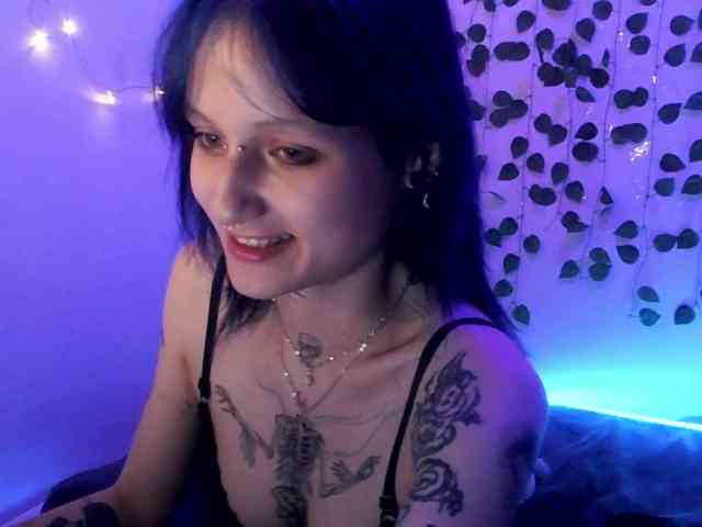 EsterErdmond webcam