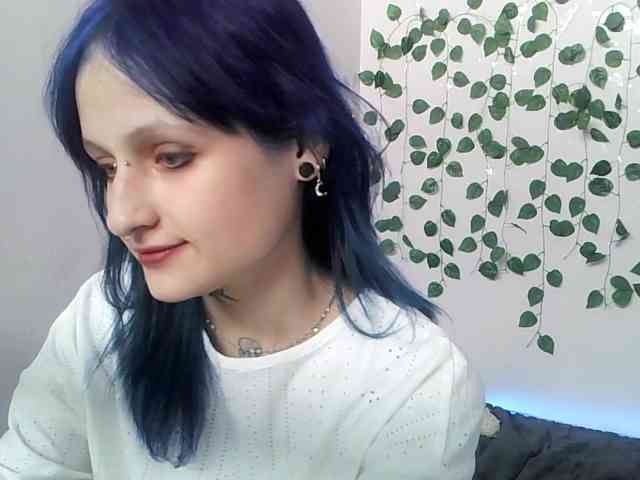 EsterErdmond webcam