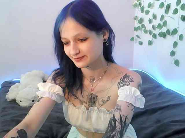 EsterErdmond webcam