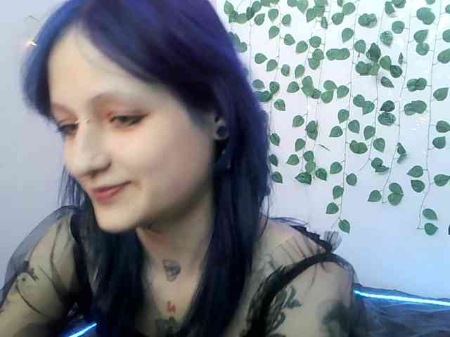 EsterErdmond webcam