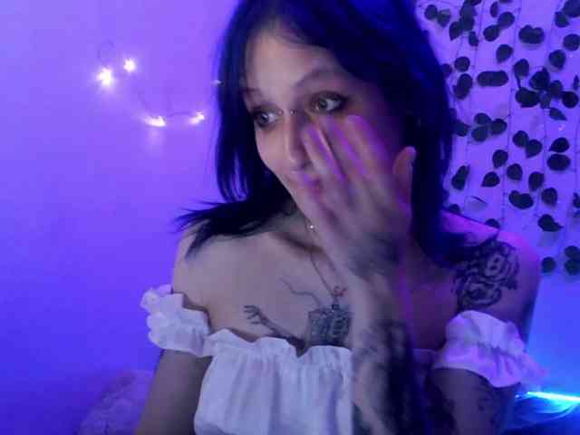 EsterErdmond webcam