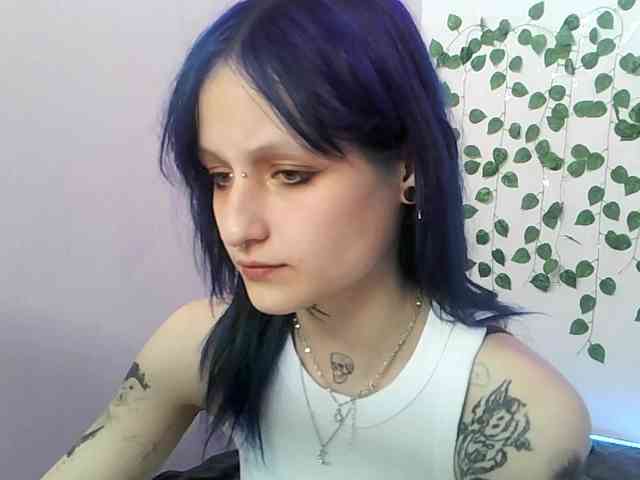 EsterErdmond webcam