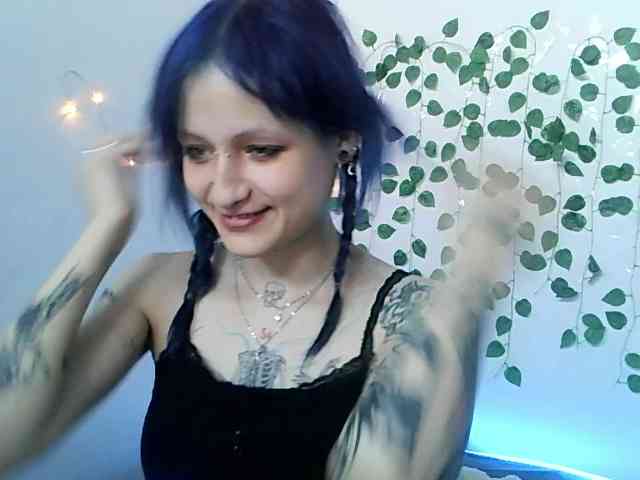 EsterErdmond webcam