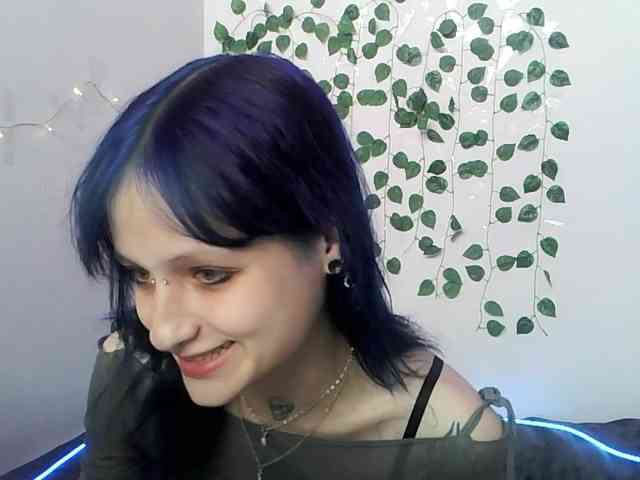 EsterErdmond webcam