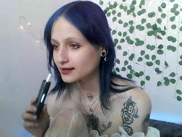 EsterErdmond webcam