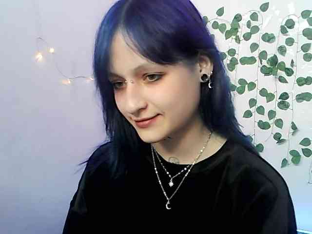 EsterErdmond webcam
