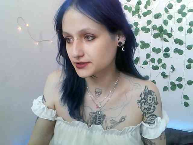 EsterErdmond webcam