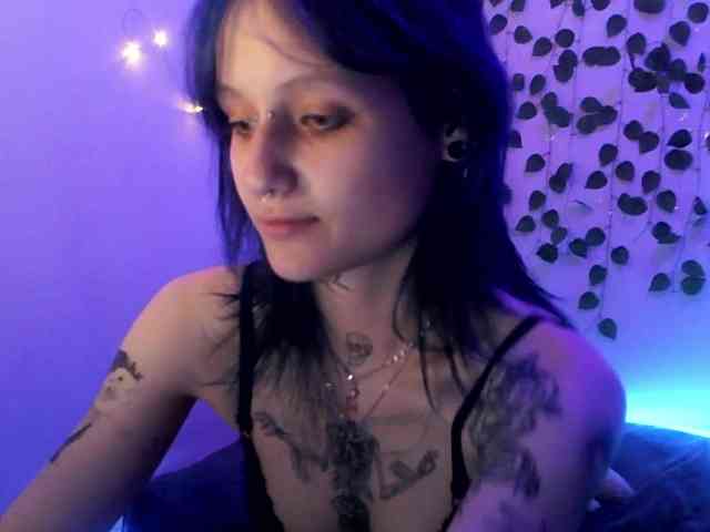 EsterErdmond webcam