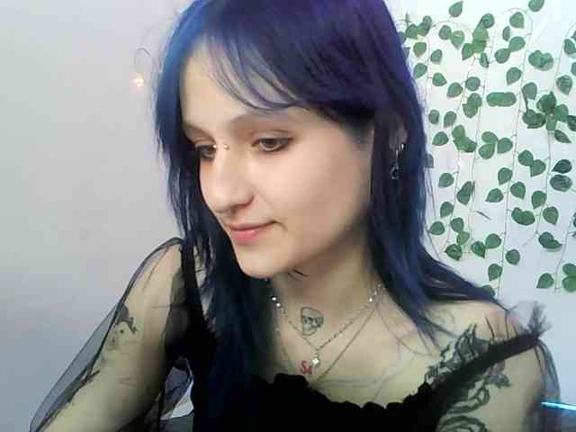 EsterErdmond webcam