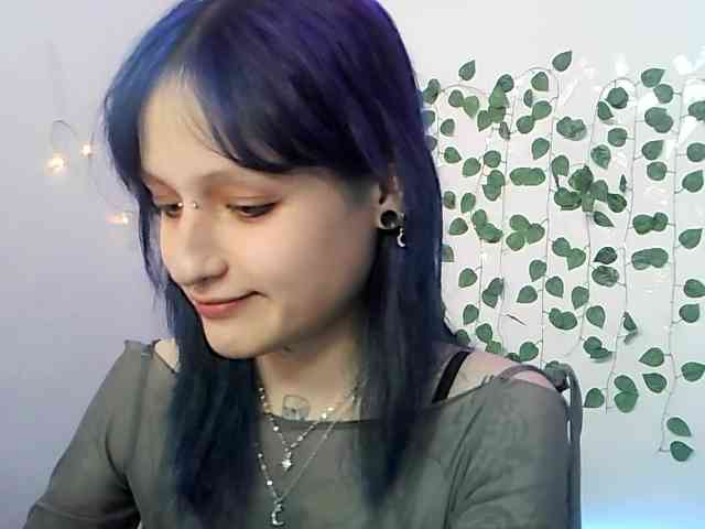EsterErdmond webcam