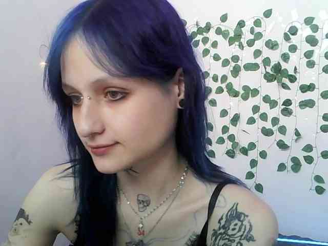 EsterErdmond webcam