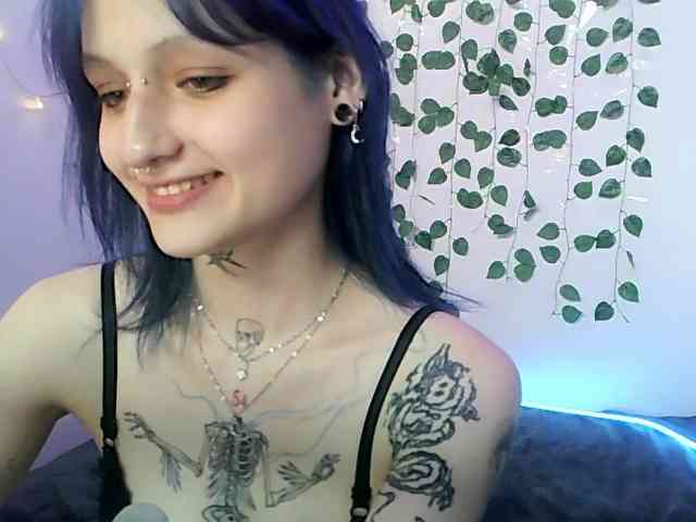 EsterErdmond webcam