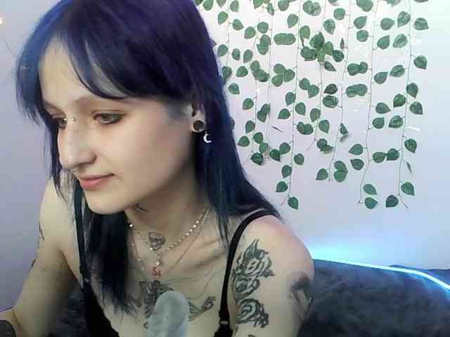 EsterErdmond webcam