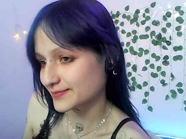 EsterErdmond webcam