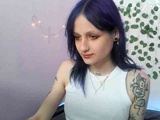 EsterErdmond webcam