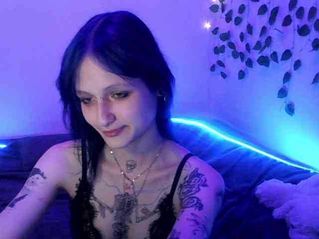 EsterErdmond webcam