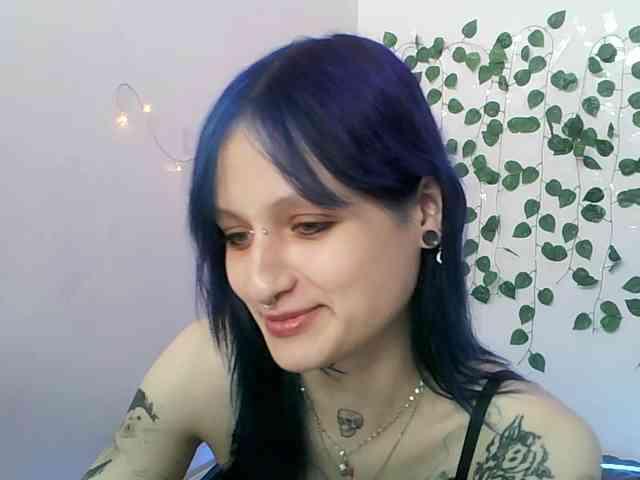 EsterErdmond webcam