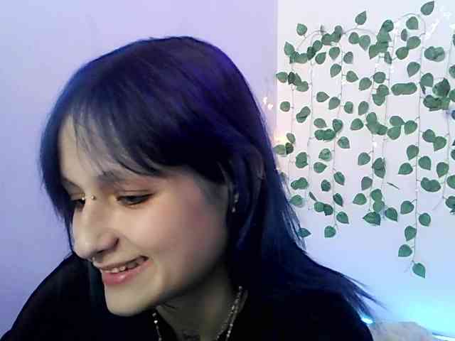 EsterErdmond webcam