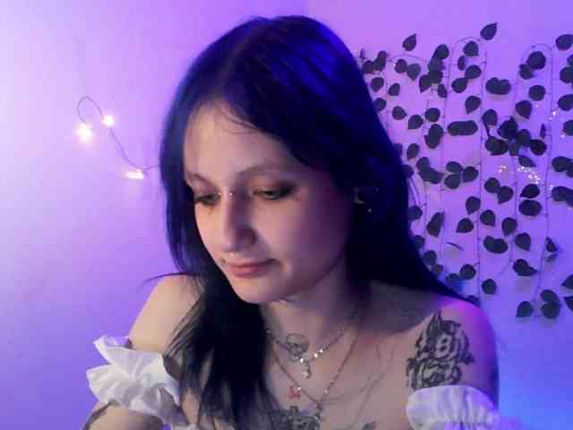 EsterErdmond webcam