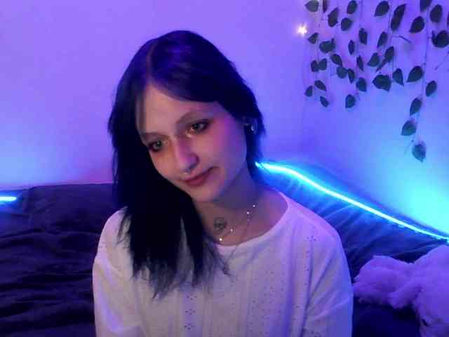 EsterErdmond webcam