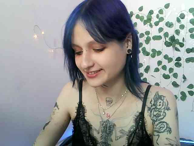 EsterErdmond webcam