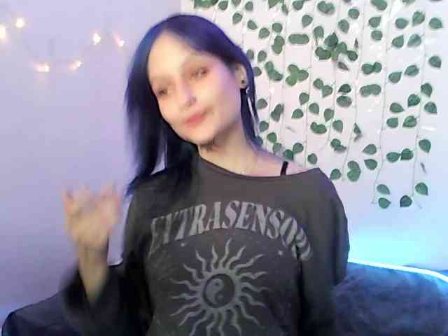 EsterErdmond webcam