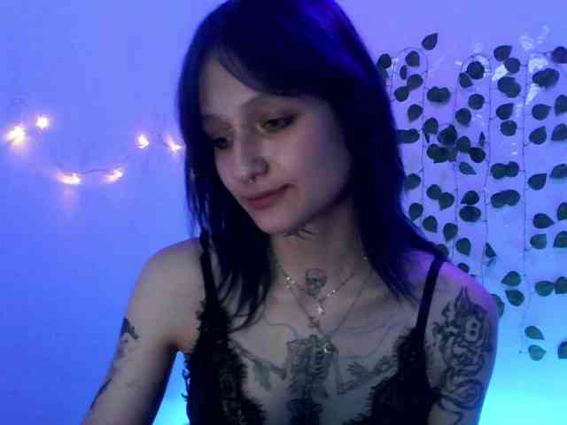EsterErdmond webcam