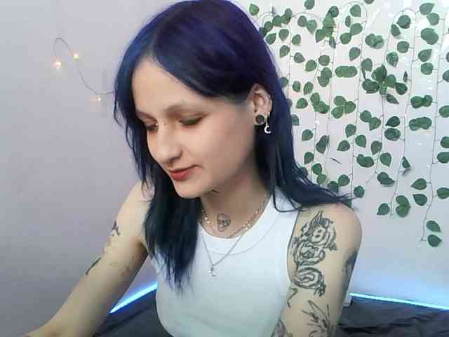 EsterErdmond webcam