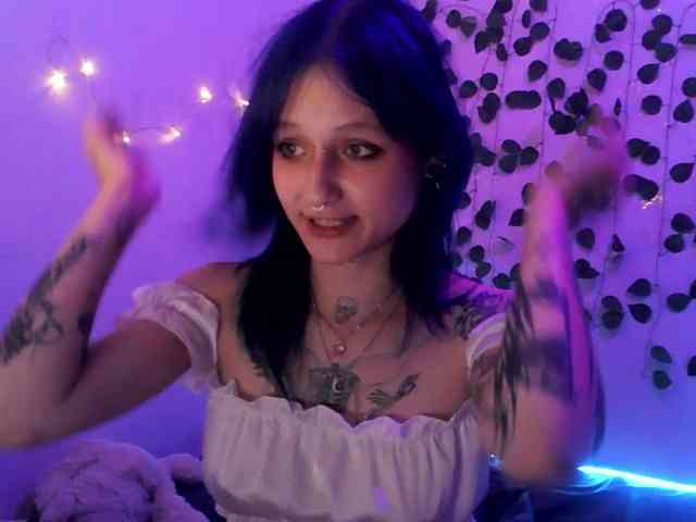 EsterErdmond webcam