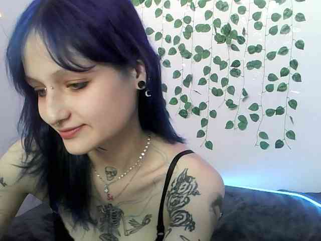 EsterErdmond webcam