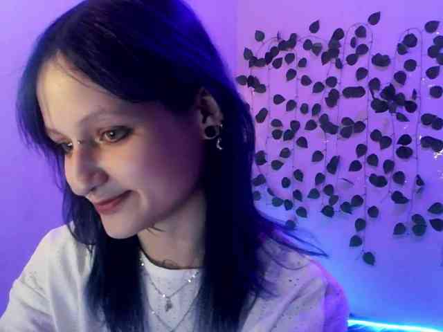 EsterErdmond webcam