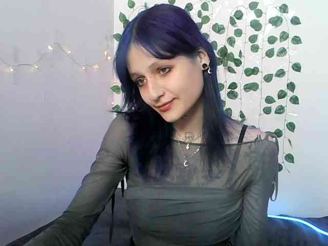 EsterErdmond webcam