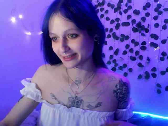EsterErdmond webcam