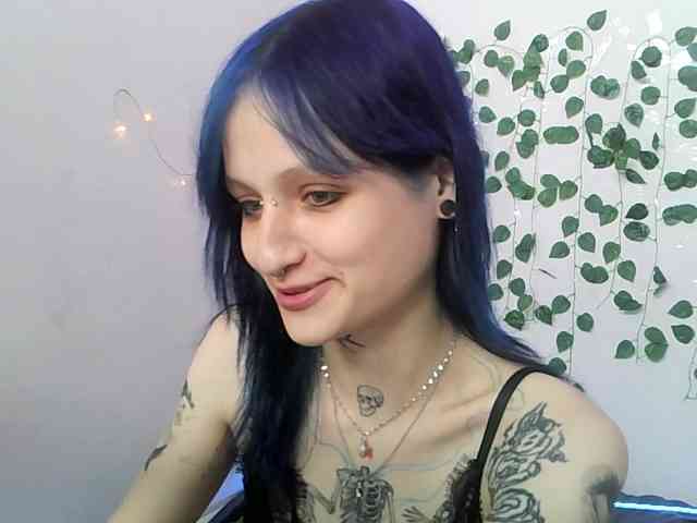 EsterErdmond webcam
