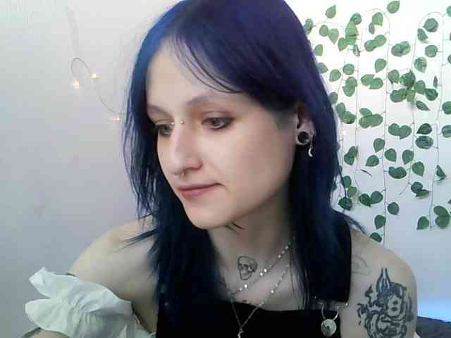 EsterErdmond webcam