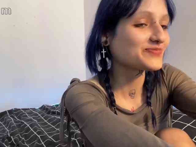 EsterErdmond webcam