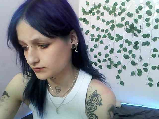 EsterErdmond webcam