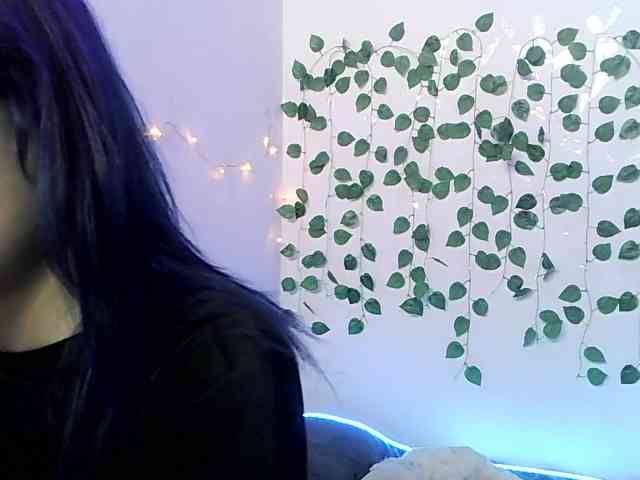 EsterErdmond webcam