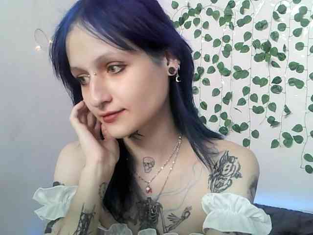 EsterErdmond webcam