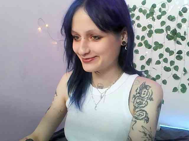 EsterErdmond webcam