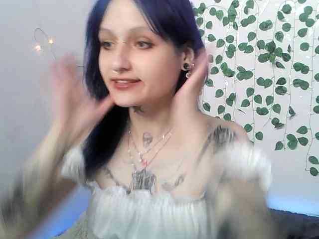 EsterErdmond webcam