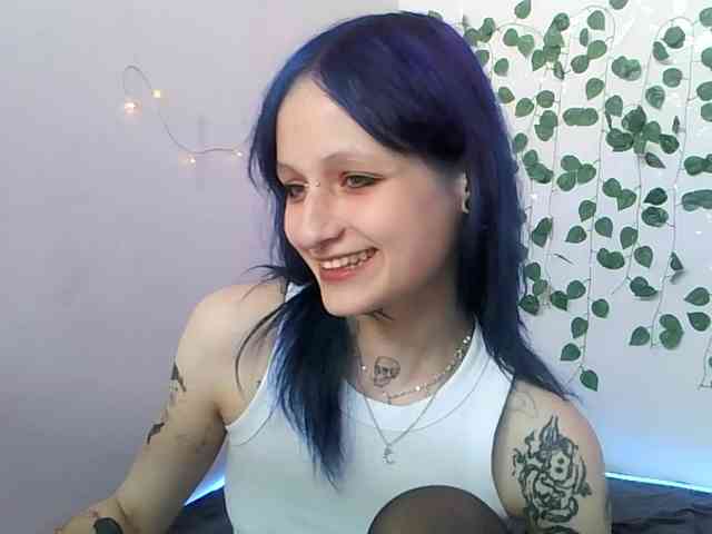 EsterErdmond webcam