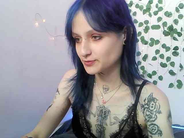 EsterErdmond webcam