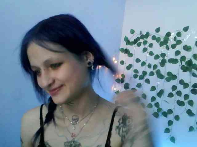 EsterErdmond webcam